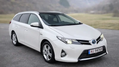 Flam-rent-a-car-Toyota Auris Touring